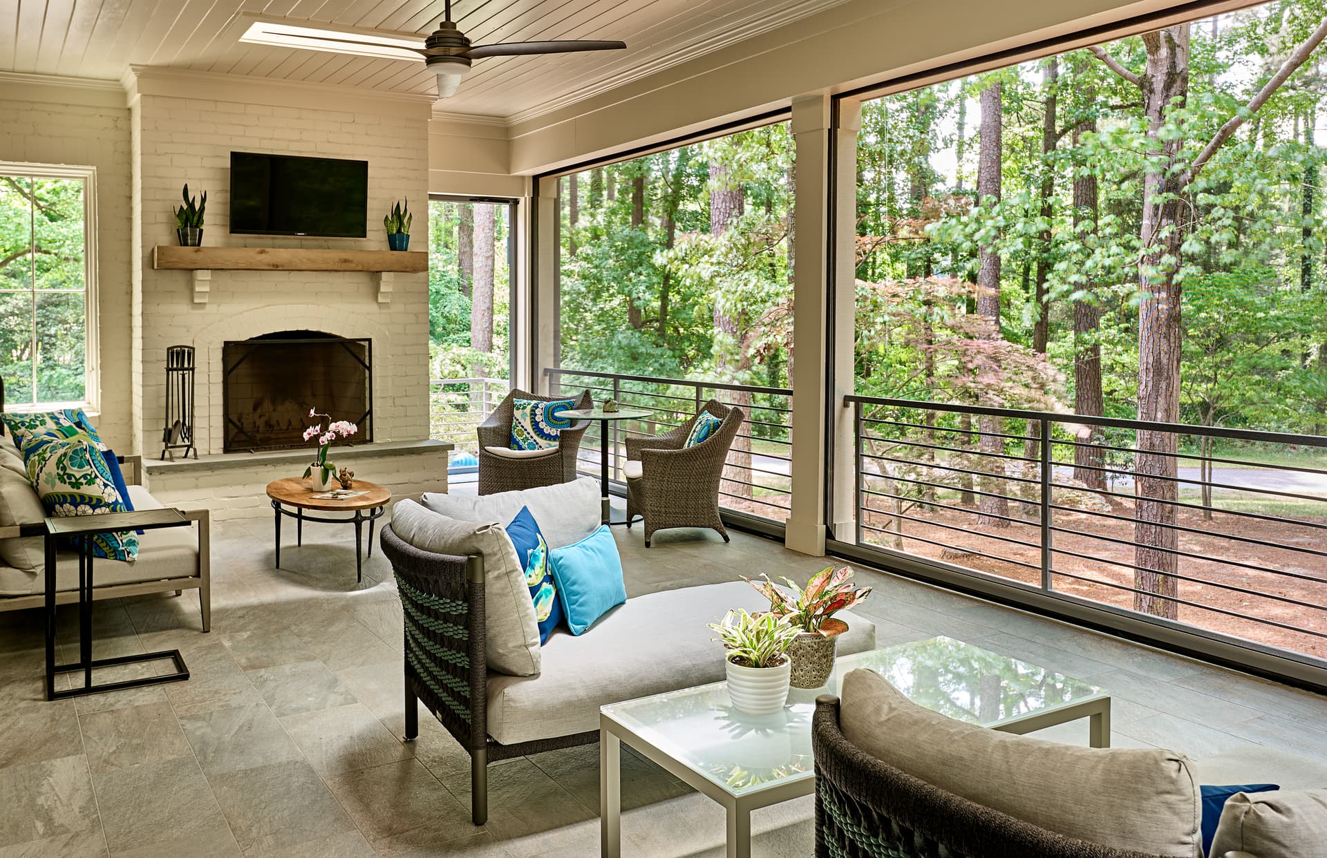 Charming Courtyard — featured detail 3