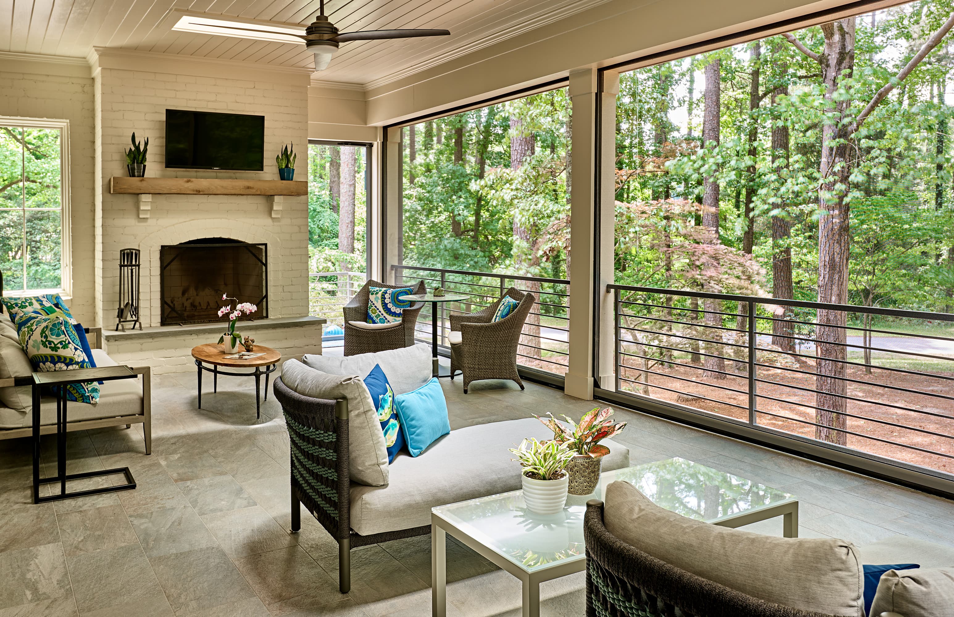 Charming Courtyard — featured detail 3